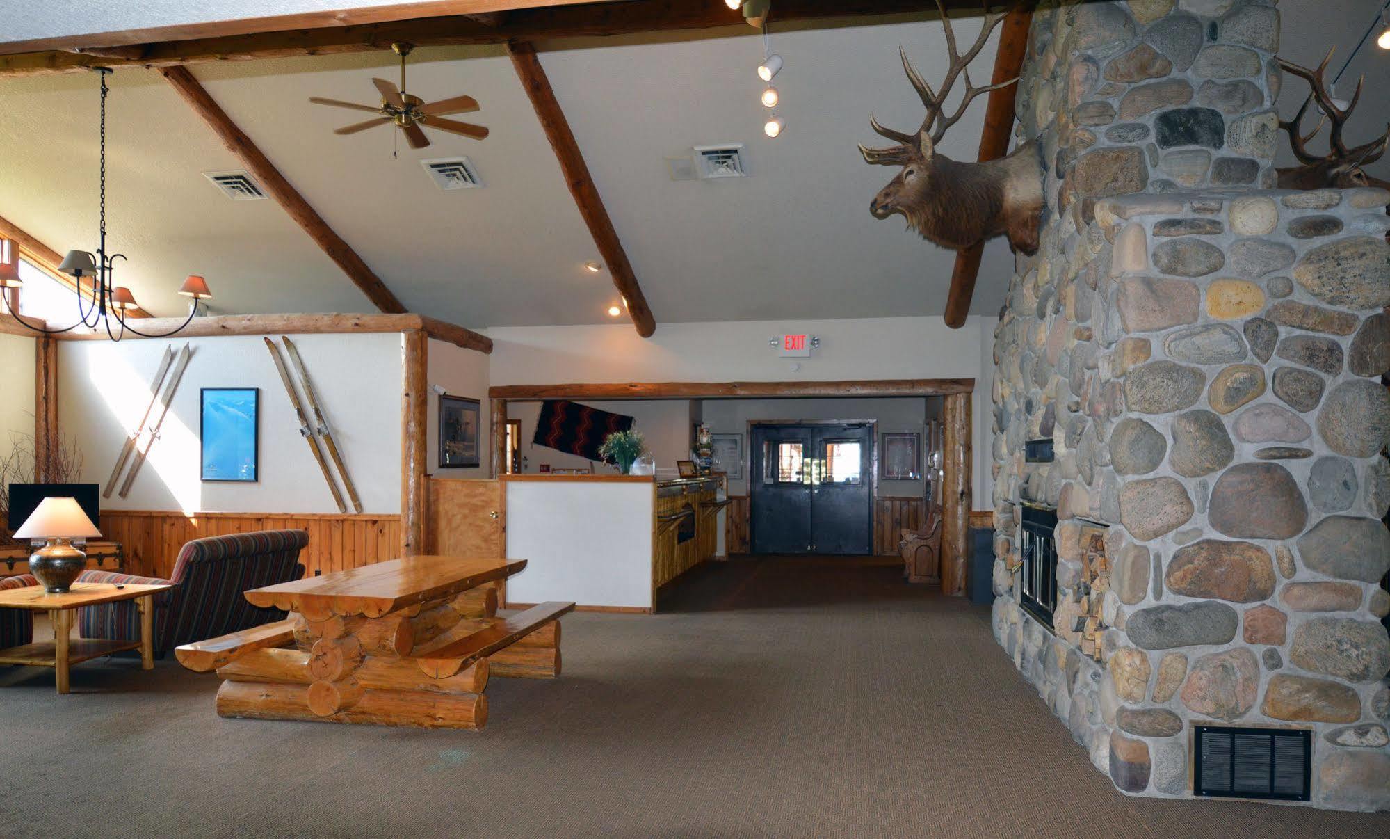 Bucks T4 Lodge Big Sky Bagian luar foto
